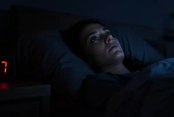 réveil nocturne et insomnie liée au cortisol
